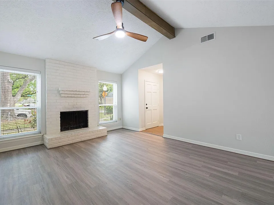 11805 Southlake Dr