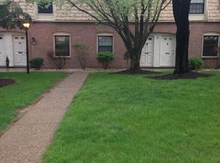 1178 Pennsbury Blvd, Pittsburgh, PA 15205