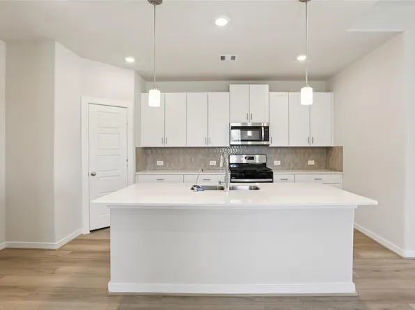 5213 Redbud Valley Dr, Pearland, TX 77584