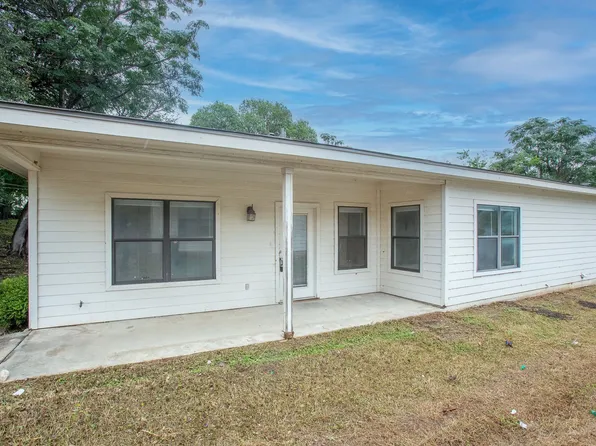 1103 Advance St, San Marcos, TX 78666