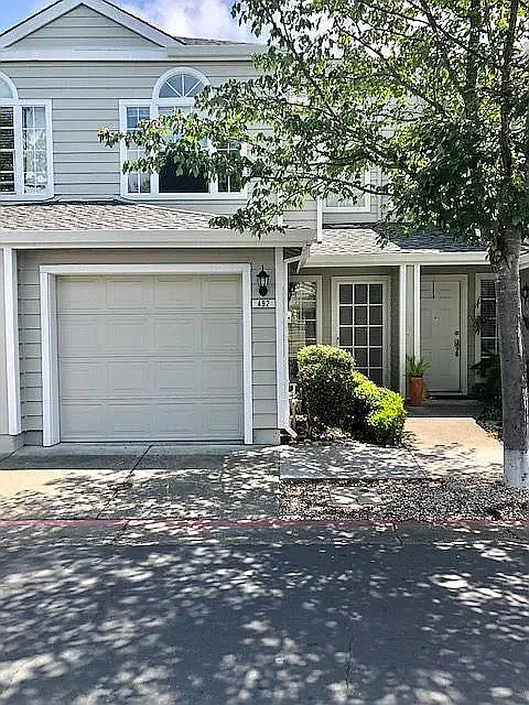 492 Laurel Grove Cir
