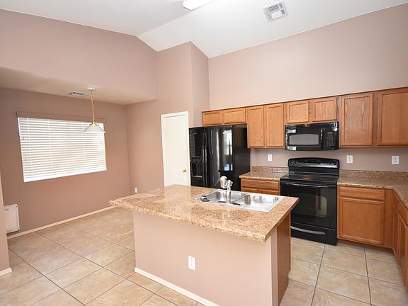 2nd image of 9881 W Lone Cactus Dr