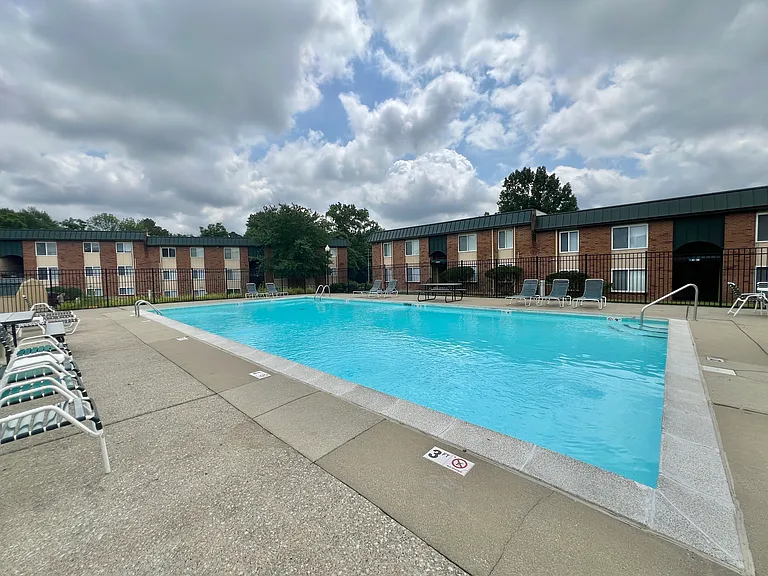 Derby Run Apartments — Photo 53