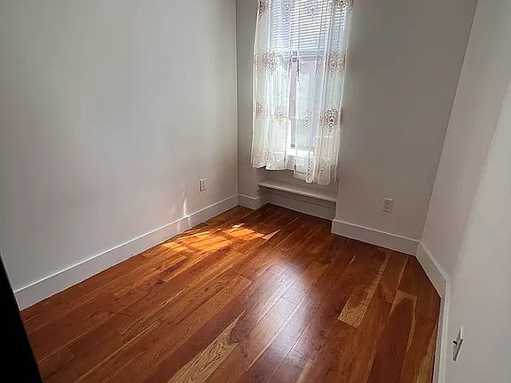 2nd image of 255 W 136th St #3A