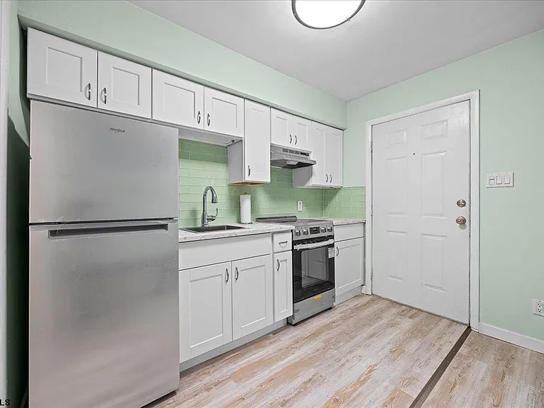 4224 W Brigantine Ave #7 — Photo 3