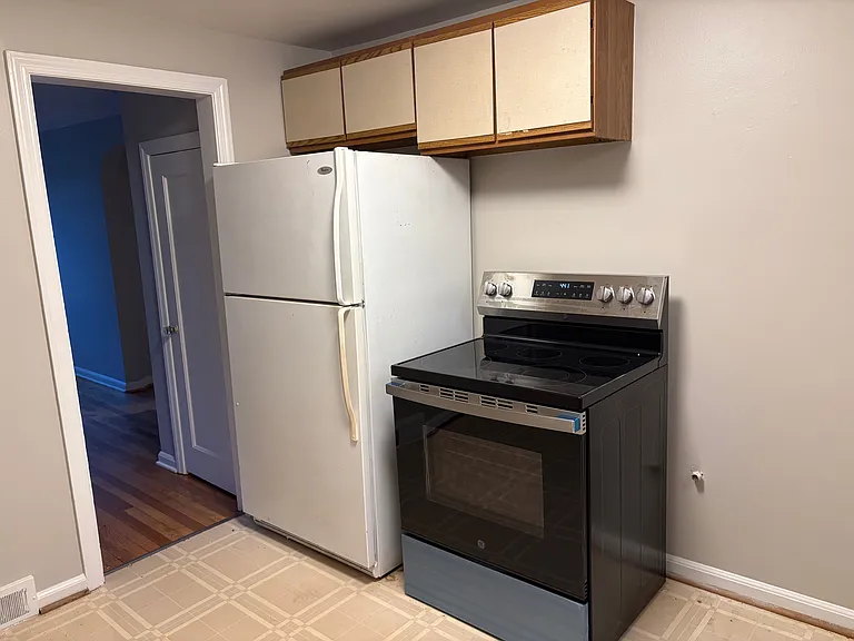 569 N Harvey St #2 — Photo 5