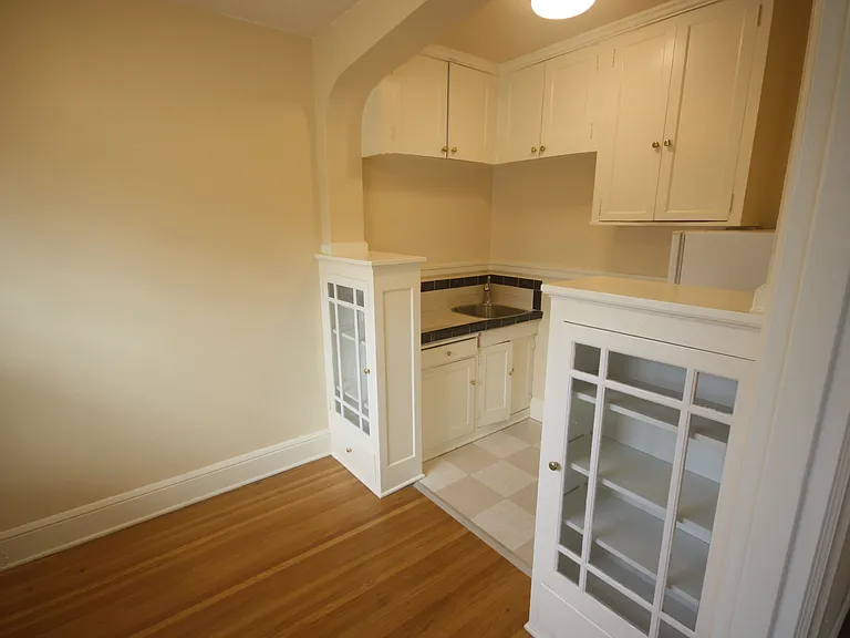 4363 SE Belmont St #303 — Photo 5