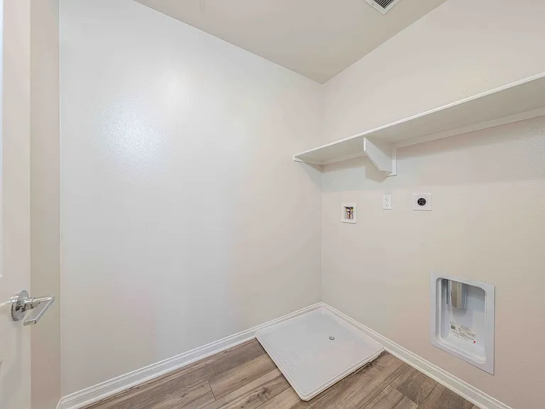 466 Meyer Pl — Photo 27