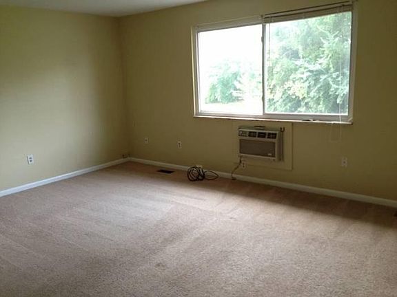5th image of 3000 E Dorothy Ln APT 5