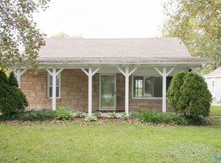 1935 Seaford Dr, Oregon, OH