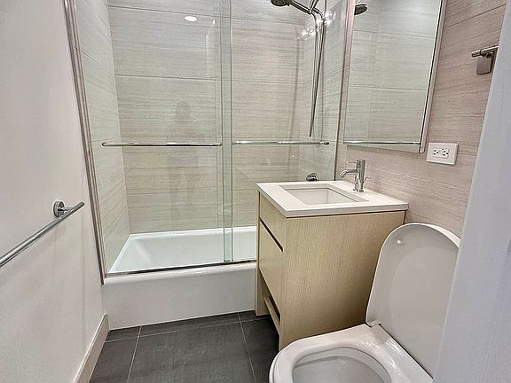 5th image of 440 E 81st St APT 4G