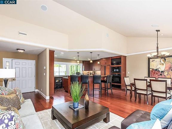 4th image of 8651 Southwick Dr