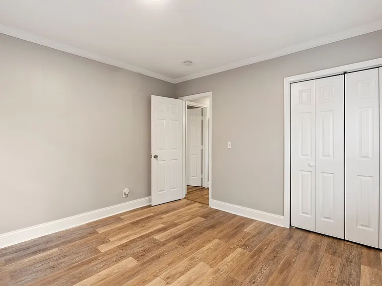 1137 White Oak Ave SW — Photo 21