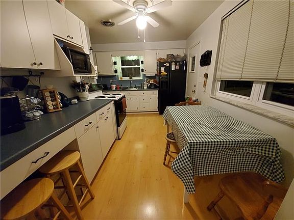 3rd image of 12199 Adams Dr