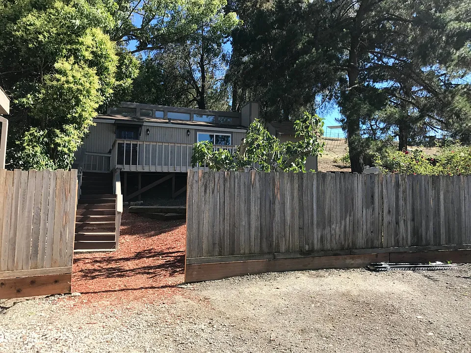2525 Reliez Valley Rd