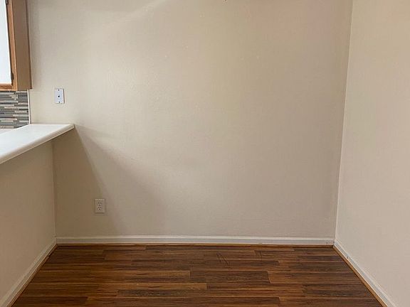 5th image of 1000 Pebblewood Dr