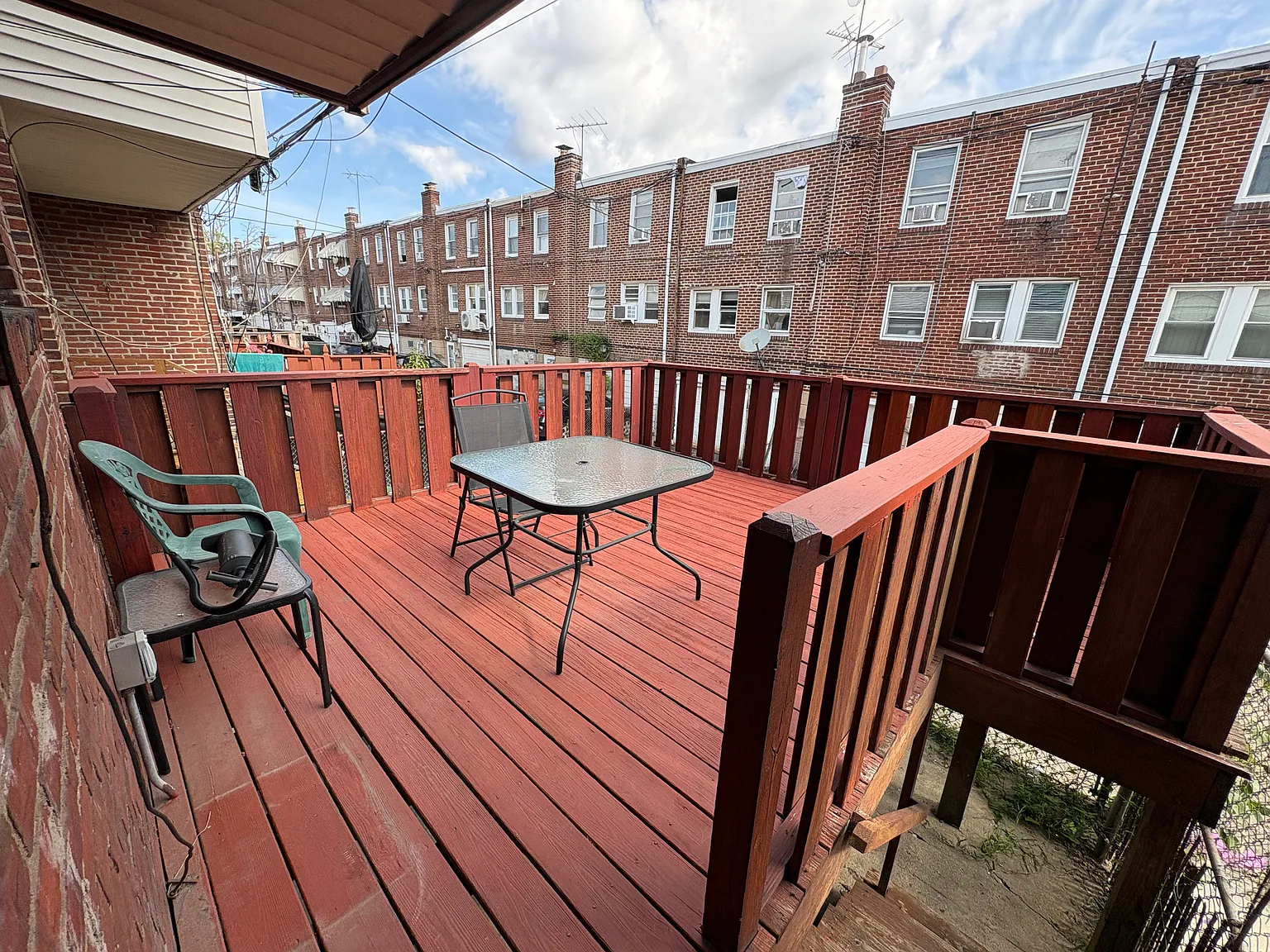 3 bed, 1110 sqft, $1,600 — Photo 2