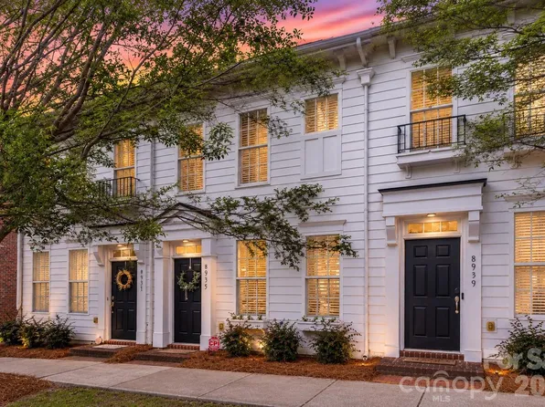 8935 Socata Way, Charlotte, NC 28269
