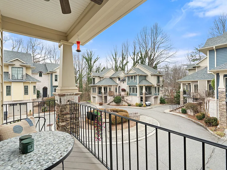 160 Park Pointe Cir #NA — Photo 48