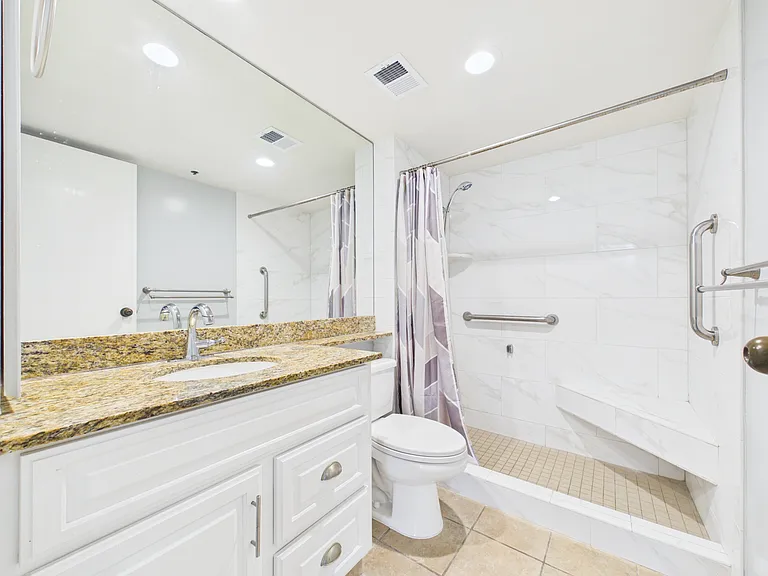 2101 Nuuanu Ave #I1806 — Photo 5