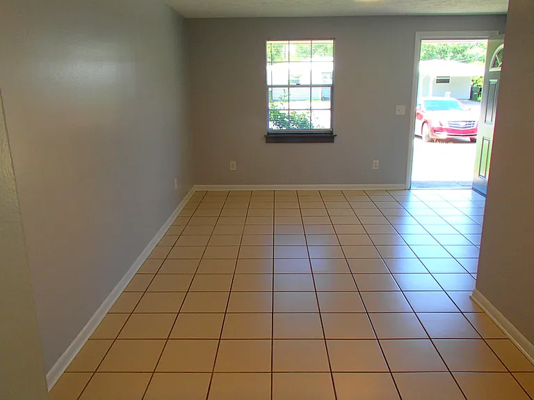 925 Bradford Cir — Photo 15