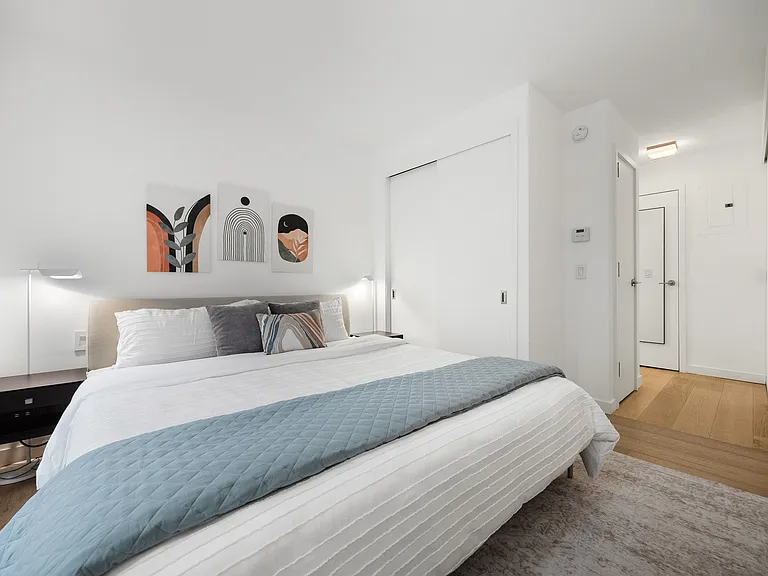 234 E 46th St #702 — Photo 21