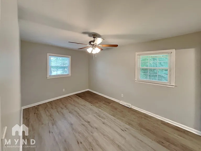 502 Cuthbertson St — Photo 8