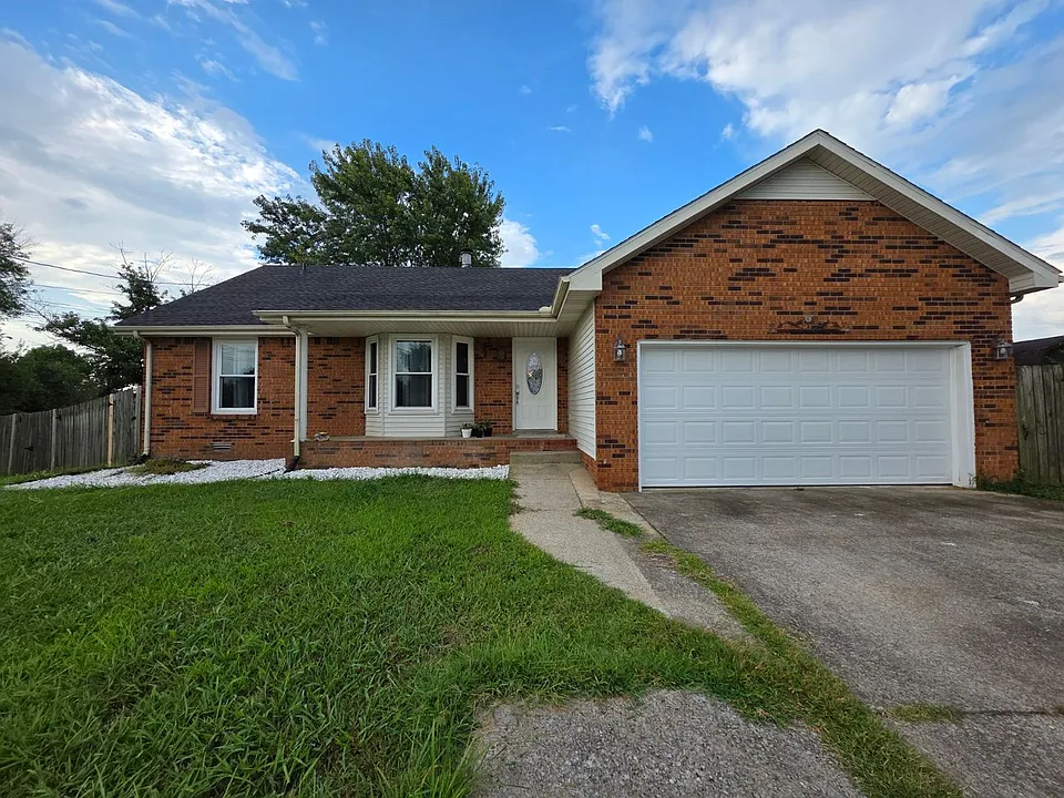 102 Chickadee Ct
