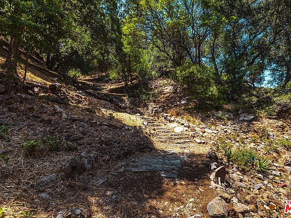 5th image of 2401 Laurel Canyon Blvd