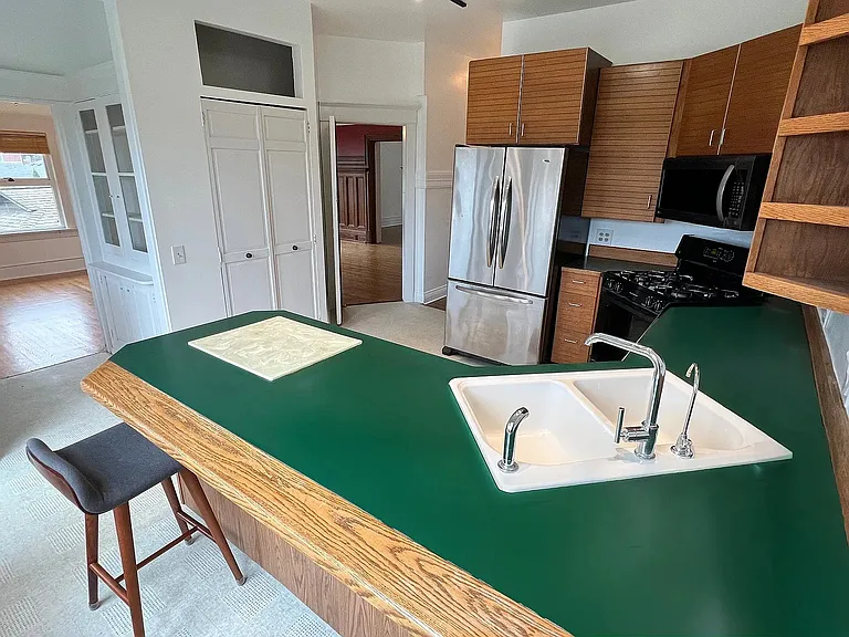 2362 Boyer Ave E — Photo 8