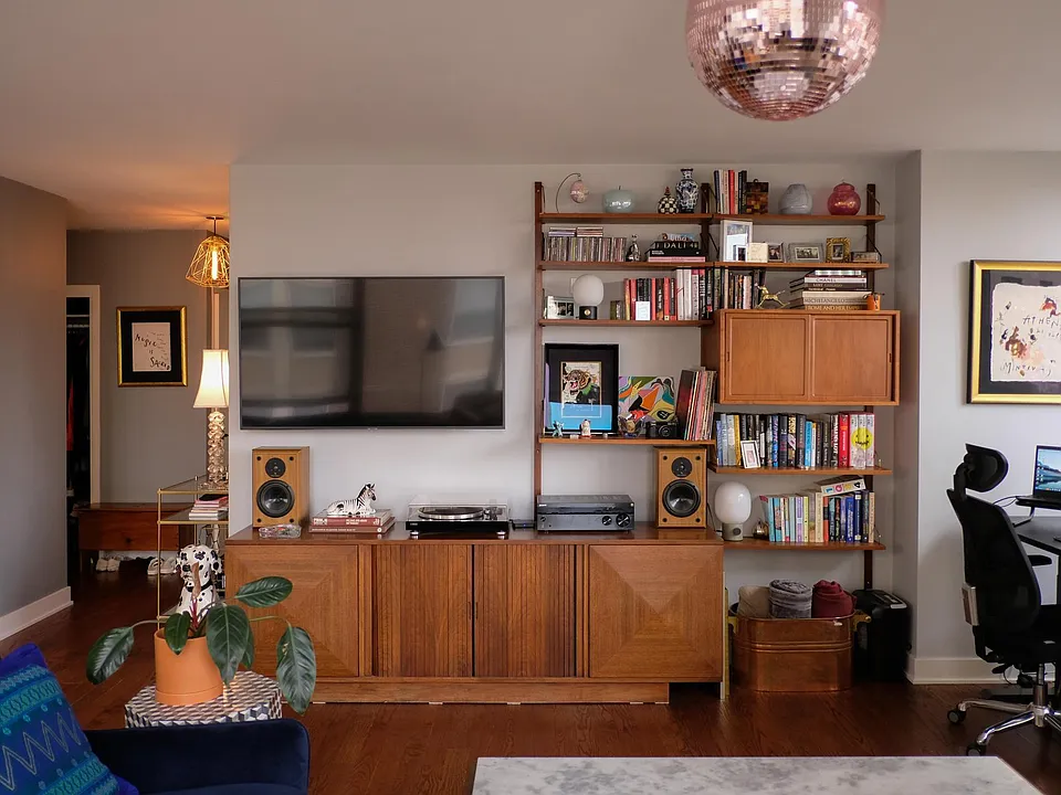 360 W Wellington Ave #6F