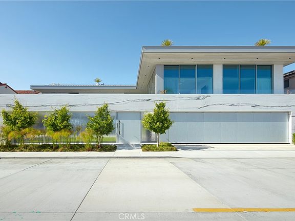 2nd image of 1220 W Bay Ave