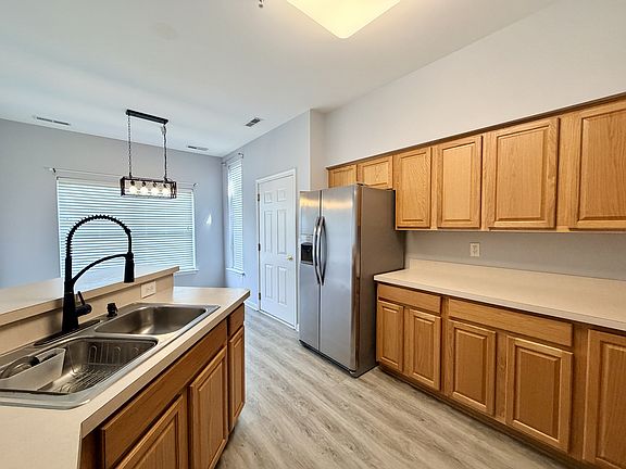 3rd image of 2901C S Heather Dr #1