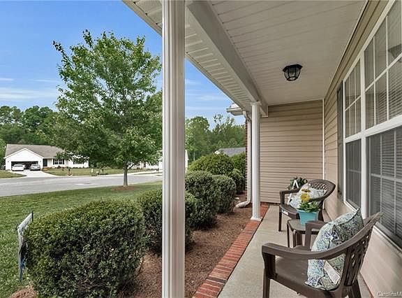 3rd image of 4004 Laurel Creek Ln