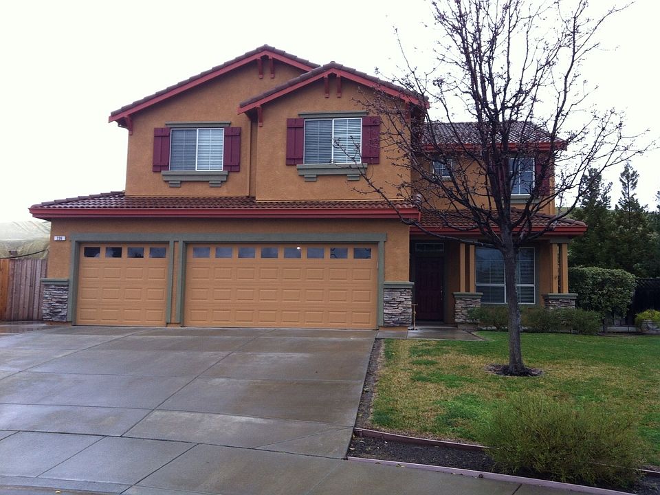 1st image of 236 Woodcrest Dr