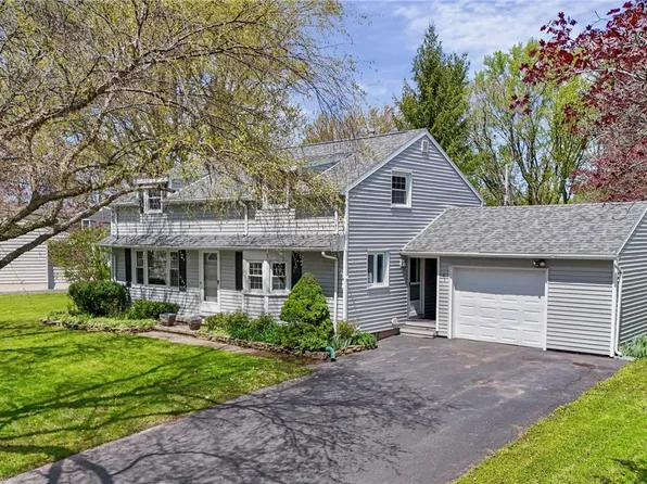 94 Thorncliff Rd, Spencerport, NY 14559