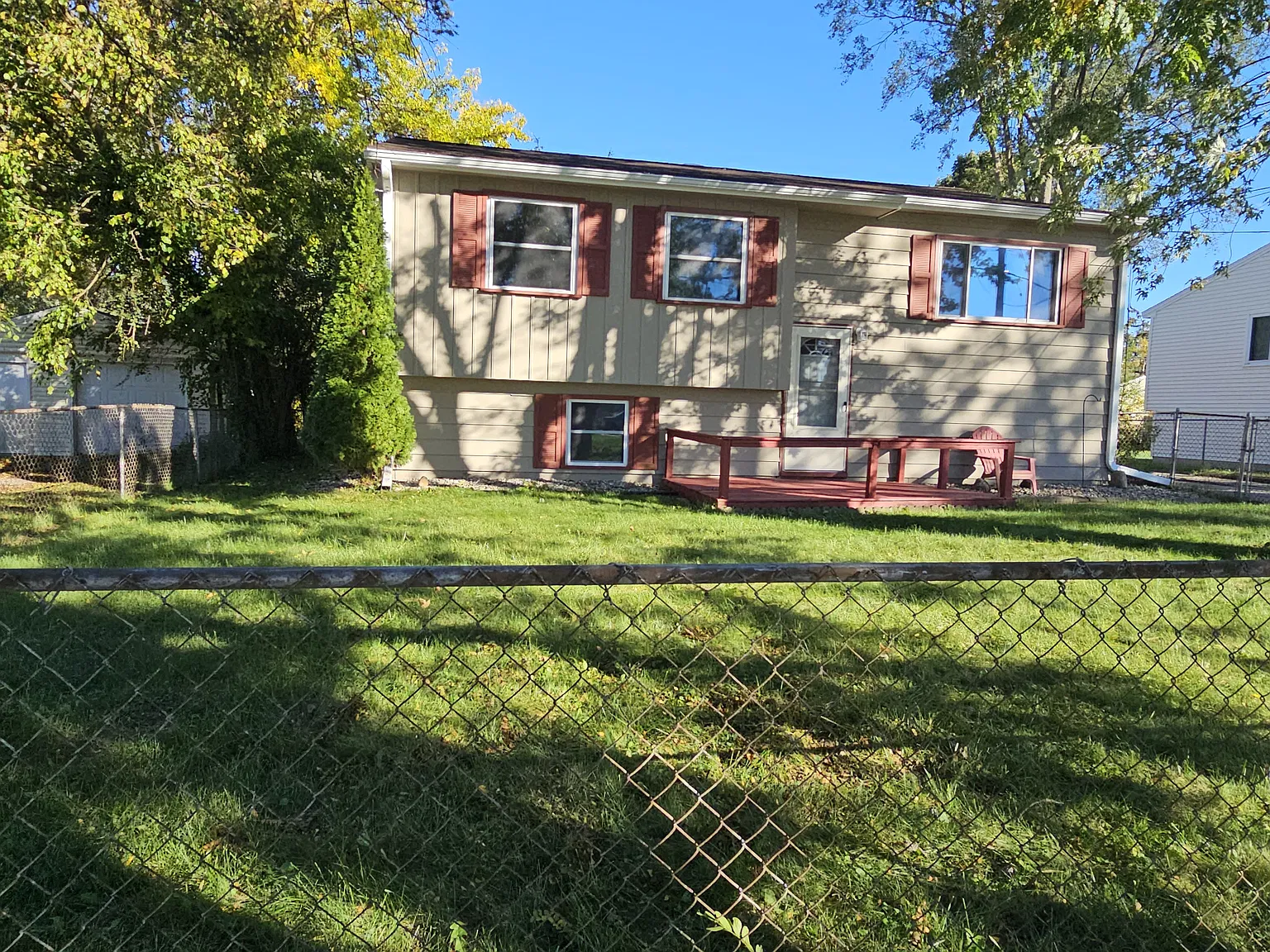 4 bed, 1868 sqft, $2,300 — Photo 2