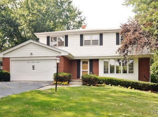 234 Stratford Ln, Inverness, IL 60010