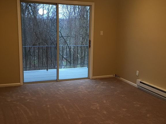 5th image of 110 Fox Run Ln