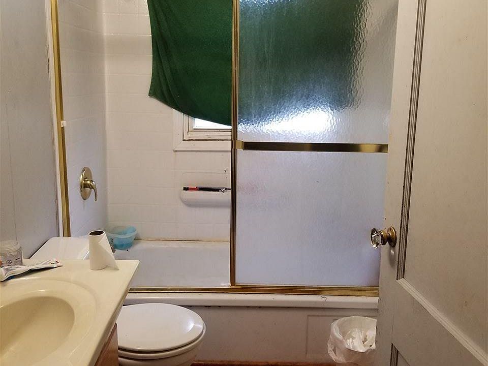 2nd image of 6755 Seward St
