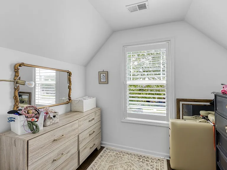 324 Frontier Cir — Photo 10
