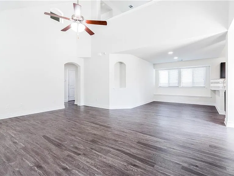 2104 Pindos Pony Way — Photo 5