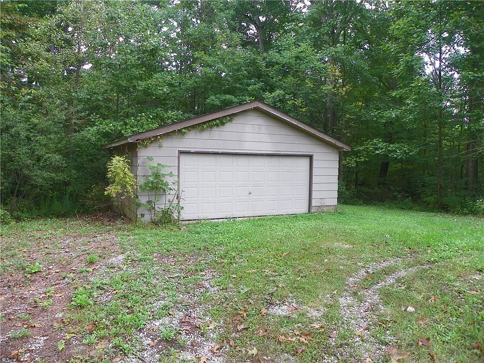 2nd image of 4846 Lakeside Dr