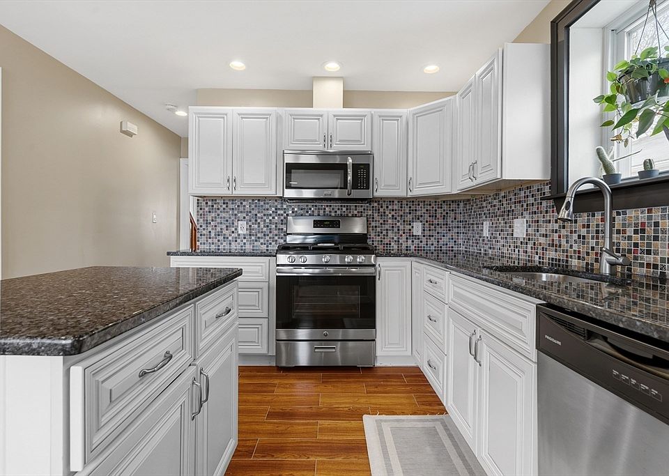 1st image of 9 2nd St