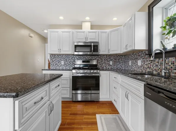 9 2nd St, Wakefield, MA 01880