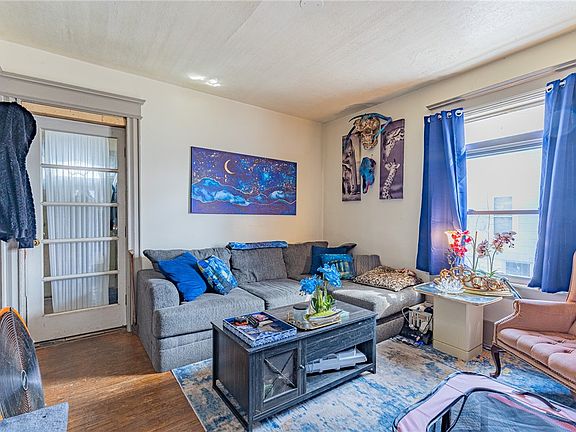 5th image of 477 Parsells Ave
