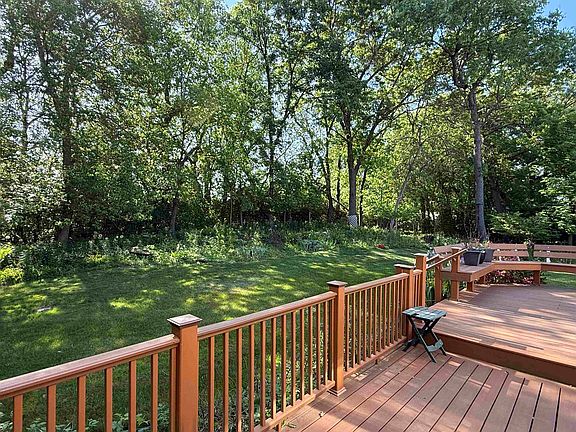 4th image of 3259 Thames Ln