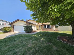 9123 Crestwood Ct, Munster, IN 46321