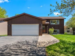 3220 Marlin Ave, Vadnais Heights, MN 55127