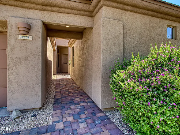 6951 E Hibiscus Way — Photo 2